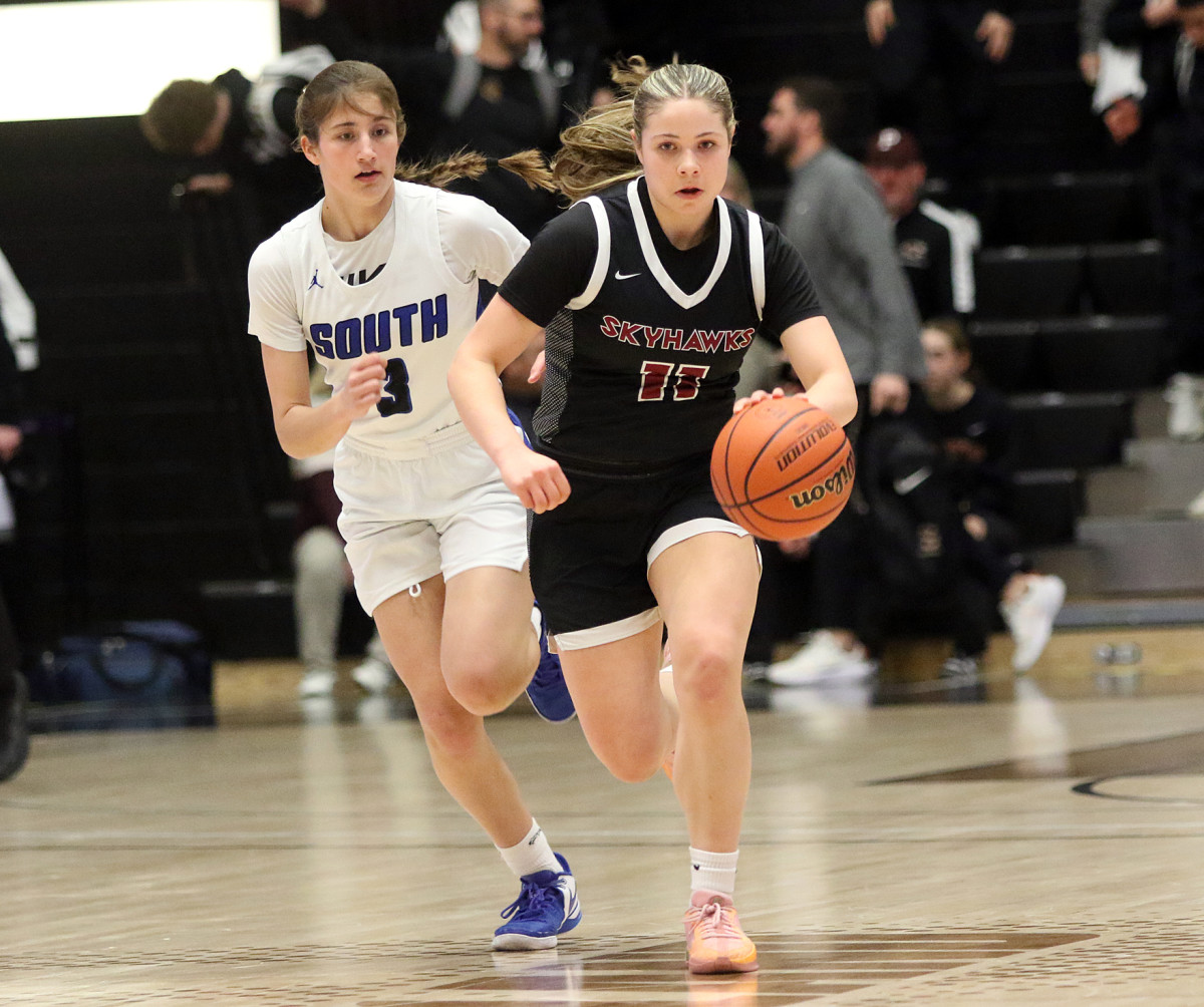 a South Medford Southridge 6A Oregon girls basketball quarterfinal 2024 Dan Brood 11