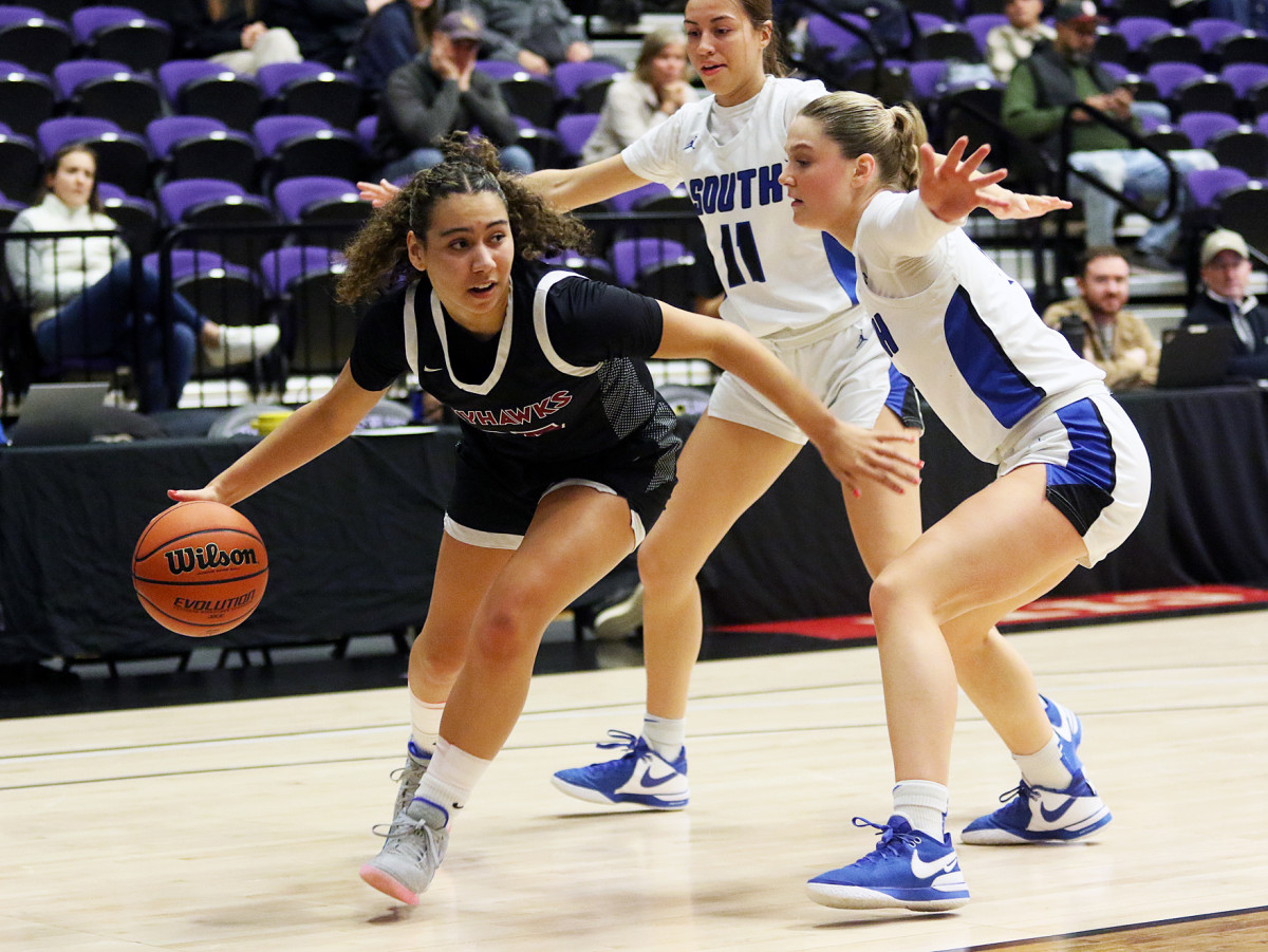 a South Medford Southridge 6A Oregon girls basketball quarterfinal 2024 Dan Brood 24