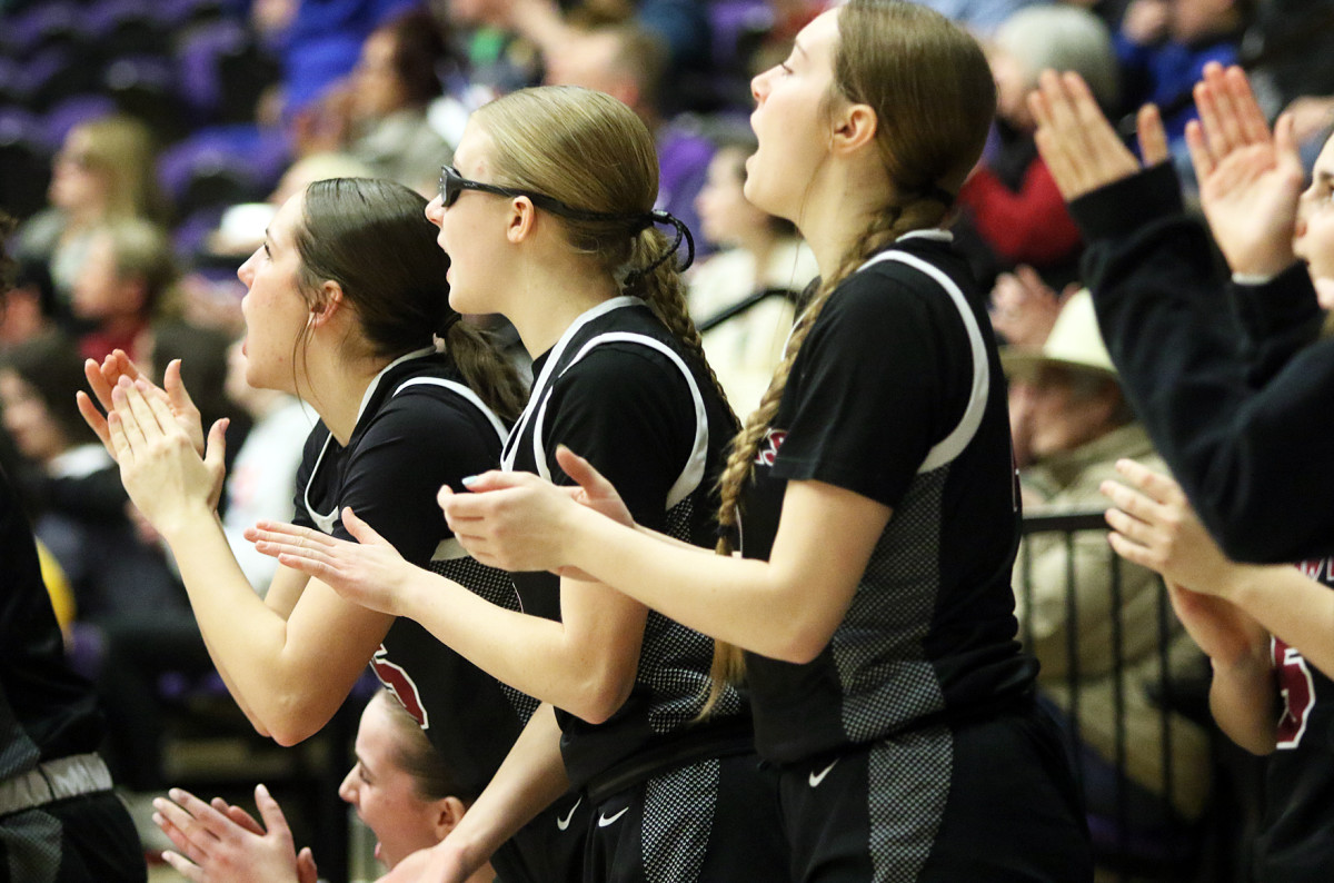 a South Medford Southridge 6A Oregon girls basketball quarterfinal 2024 Dan Brood 30