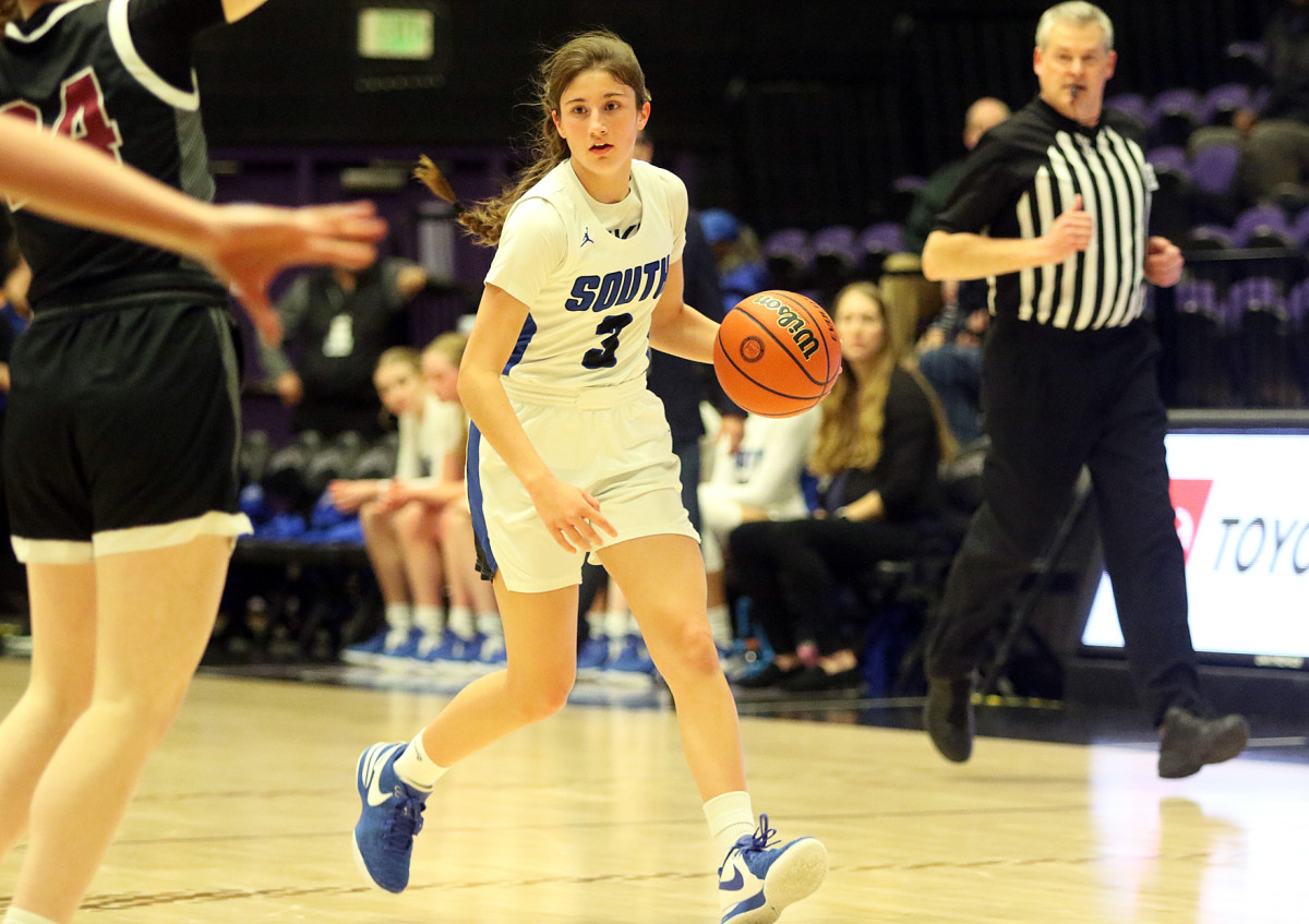 a South Medford Southridge 6A Oregon girls basketball quarterfinal 2024 Dan Brood 37