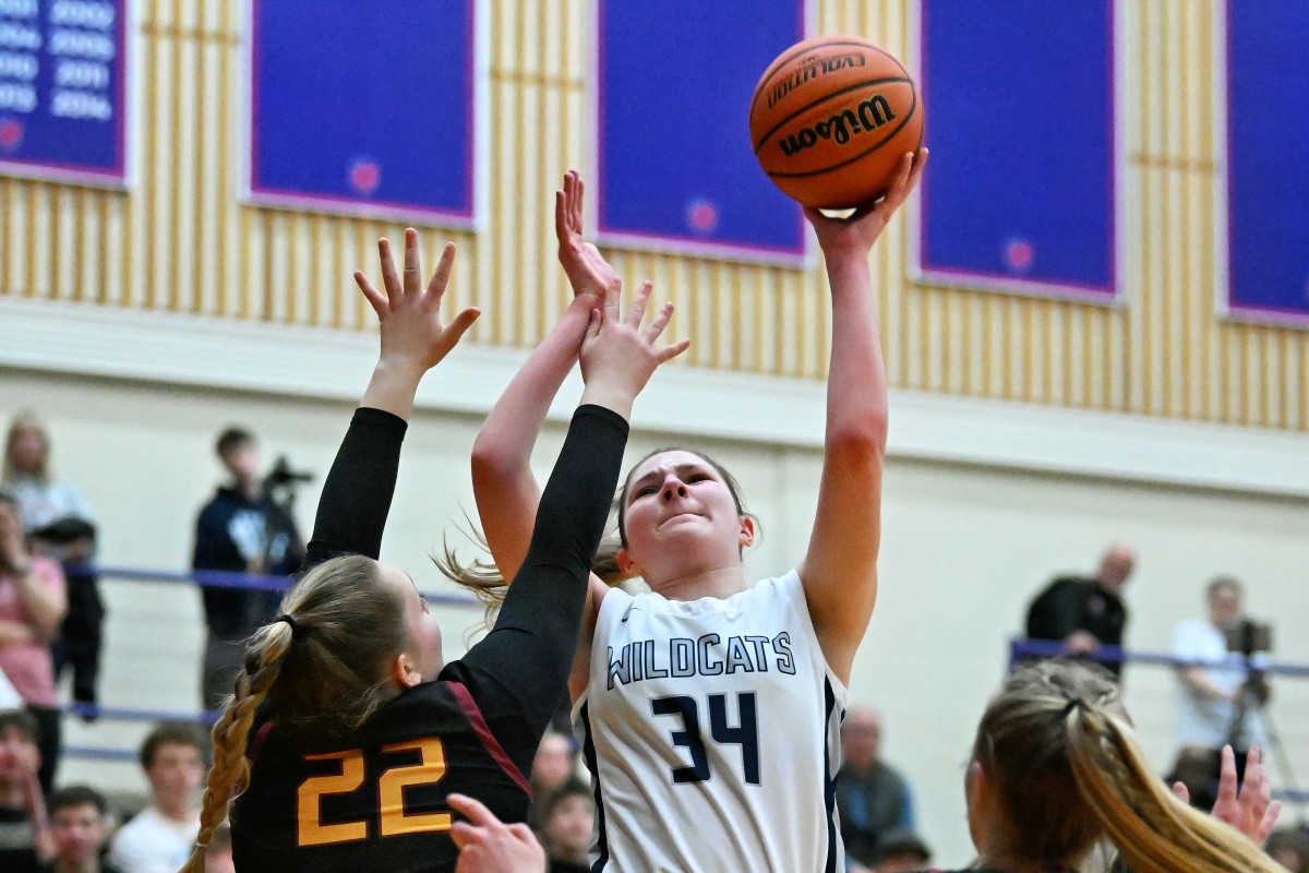 a Redmond Wilsonville 5A Oregon girls basketball quarterfinal 2024 Leon Neuschwander 13