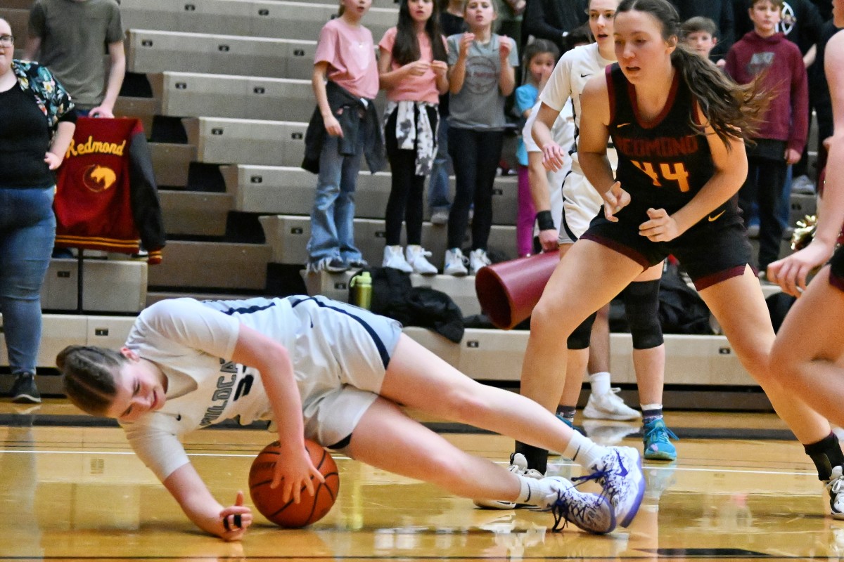 a Redmond Wilsonville 5A Oregon girls basketball quarterfinal 2024 Leon Neuschwander 15