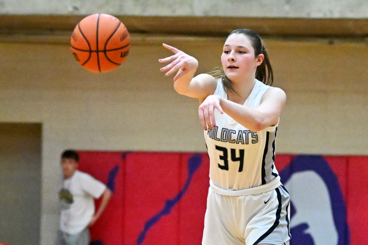 a Redmond Wilsonville 5A Oregon girls basketball quarterfinal 2024 Leon Neuschwander 33