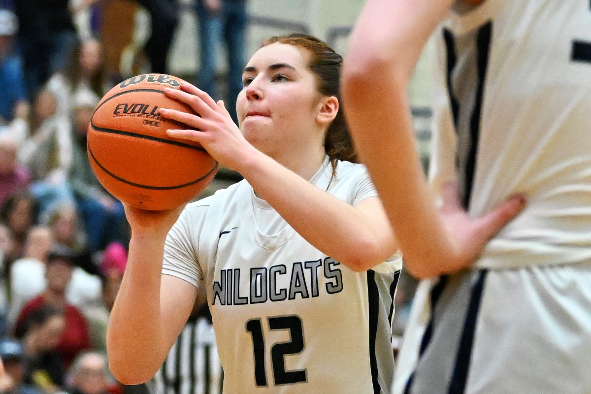 a Redmond Wilsonville 5A Oregon girls basketball quarterfinal 2024 Leon Neuschwander 37