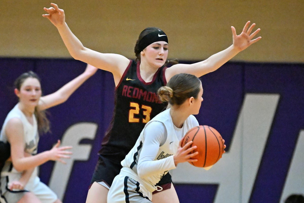 a Redmond Wilsonville 5A Oregon girls basketball quarterfinal 2024 Leon Neuschwander 61