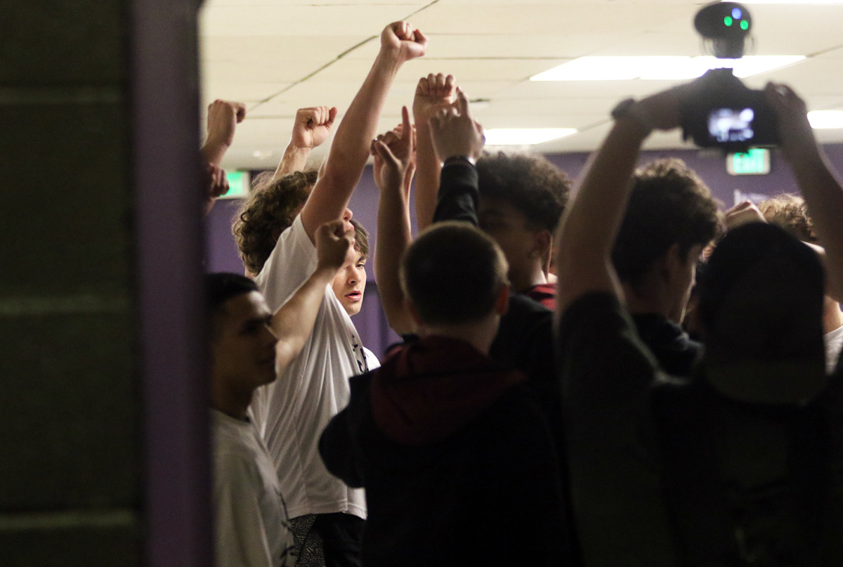 a Tualatin Central Catholic 6A Oregon boys basketball semifinal 2024 Dan Brood 1