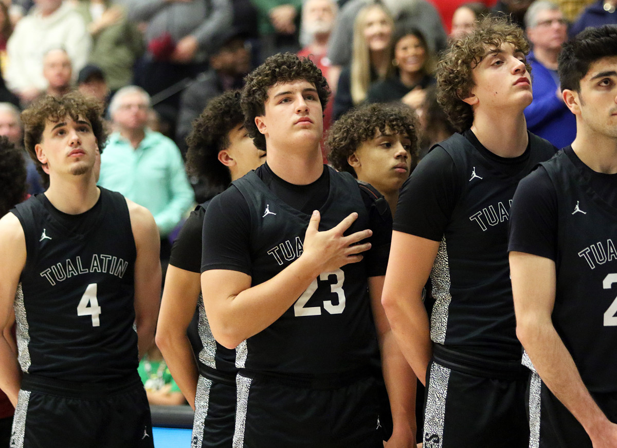 a Tualatin Central Catholic 6A Oregon boys basketball semifinal 2024 Dan Brood 5