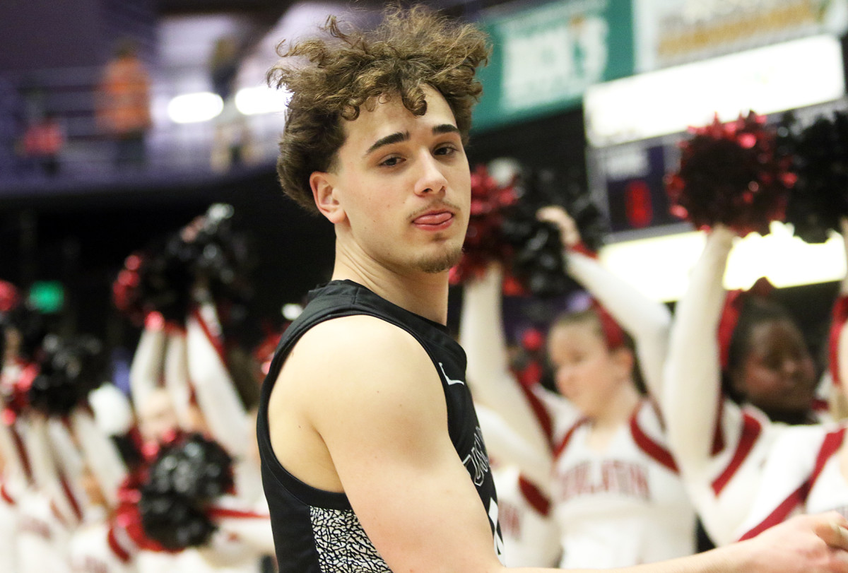 a Tualatin Central Catholic 6A Oregon boys basketball semifinal 2024 Dan Brood 9