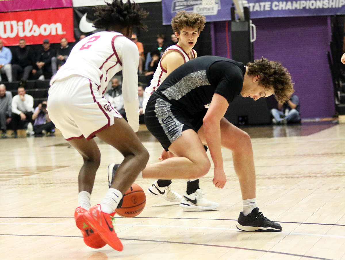 a Tualatin Central Catholic 6A Oregon boys basketball semifinal 2024 Dan Brood 15