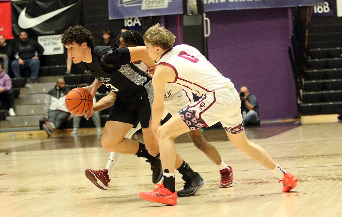 a Tualatin Central Catholic 6A Oregon boys basketball semifinal 2024 Dan Brood 18