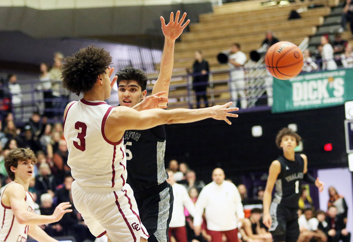 a Tualatin Central Catholic 6A Oregon boys basketball semifinal 2024 Dan Brood 19