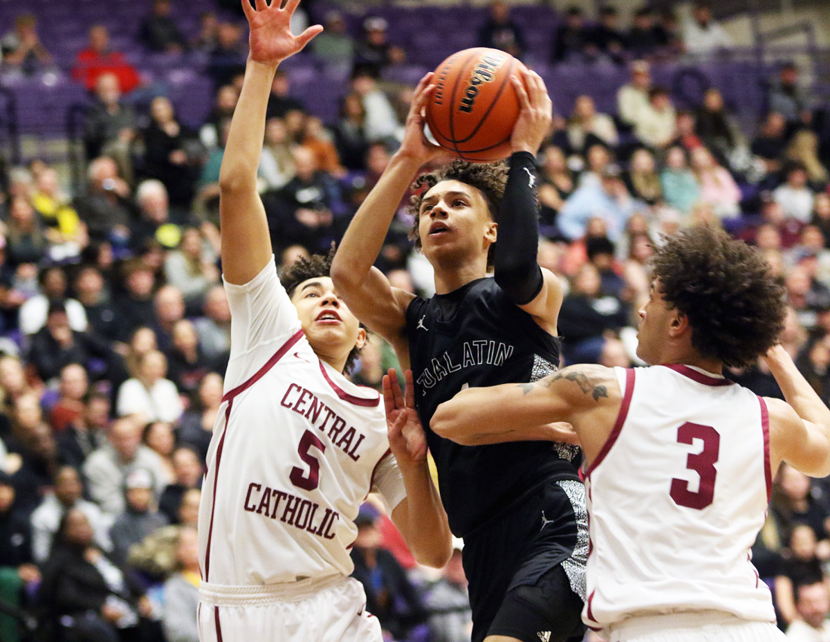 a Tualatin Central Catholic 6A Oregon boys basketball semifinal 2024 Dan Brood 21