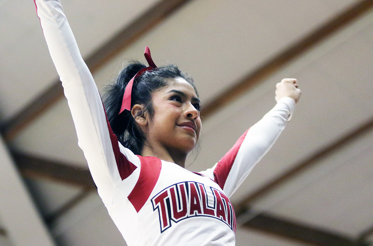 a Tualatin Central Catholic 6A Oregon boys basketball semifinal 2024 Dan Brood 25