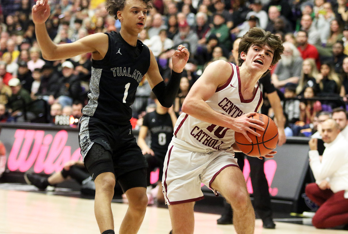 a Tualatin Central Catholic 6A Oregon boys basketball semifinal 2024 Dan Brood 30