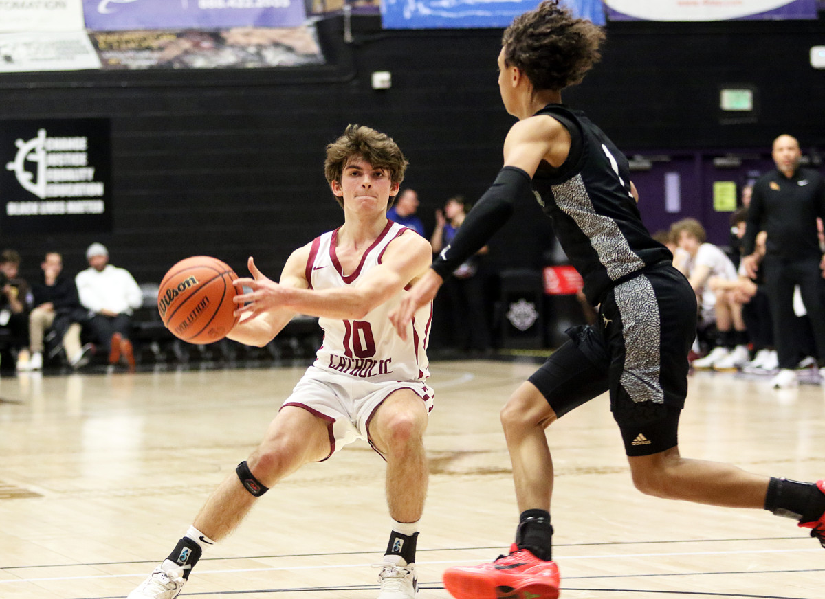 a Tualatin Central Catholic 6A Oregon boys basketball semifinal 2024 Dan Brood 28