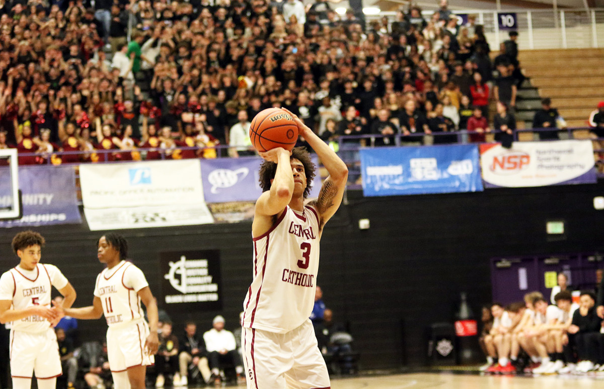 a Tualatin Central Catholic 6A Oregon boys basketball semifinal 2024 Dan Brood 35