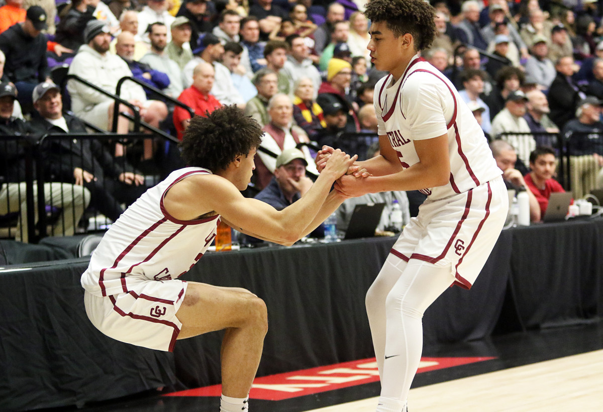 a Tualatin Central Catholic 6A Oregon boys basketball semifinal 2024 Dan Brood 34