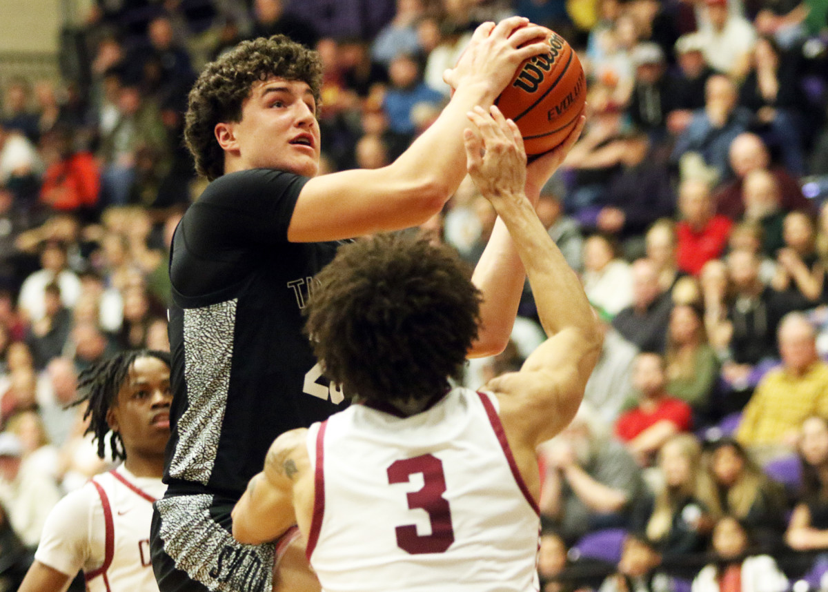 a Tualatin Central Catholic 6A Oregon boys basketball semifinal 2024 Dan Brood 41