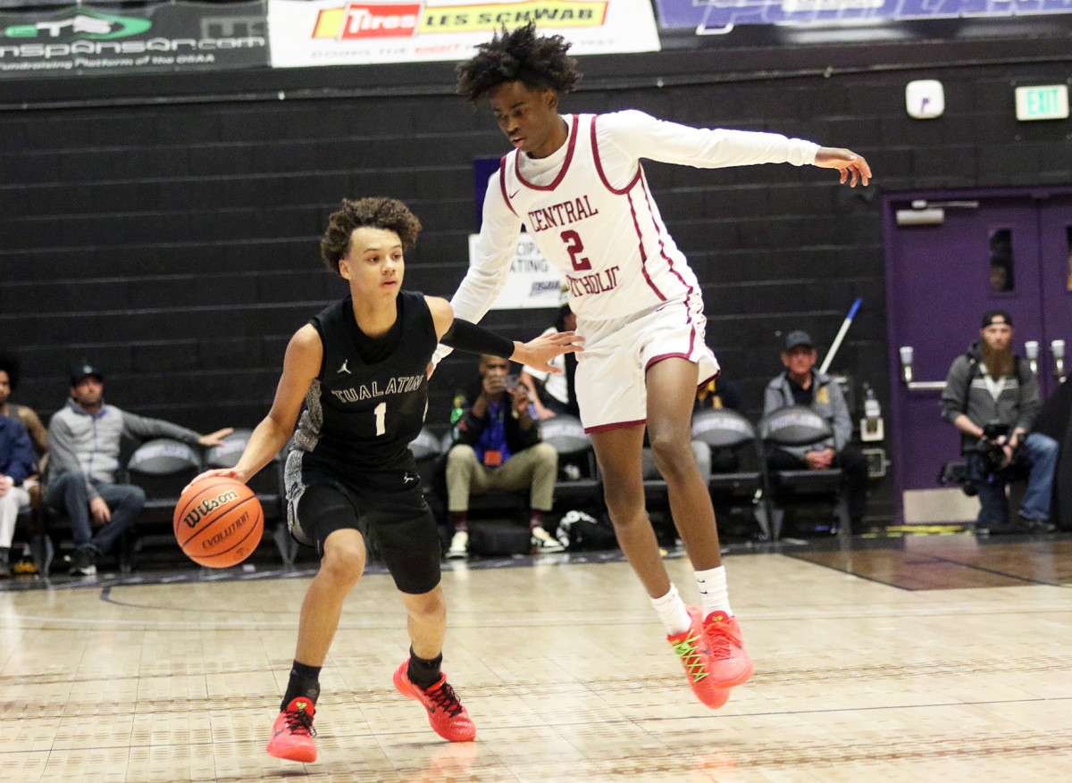 a Tualatin Central Catholic 6A Oregon boys basketball semifinal 2024 Dan Brood 45