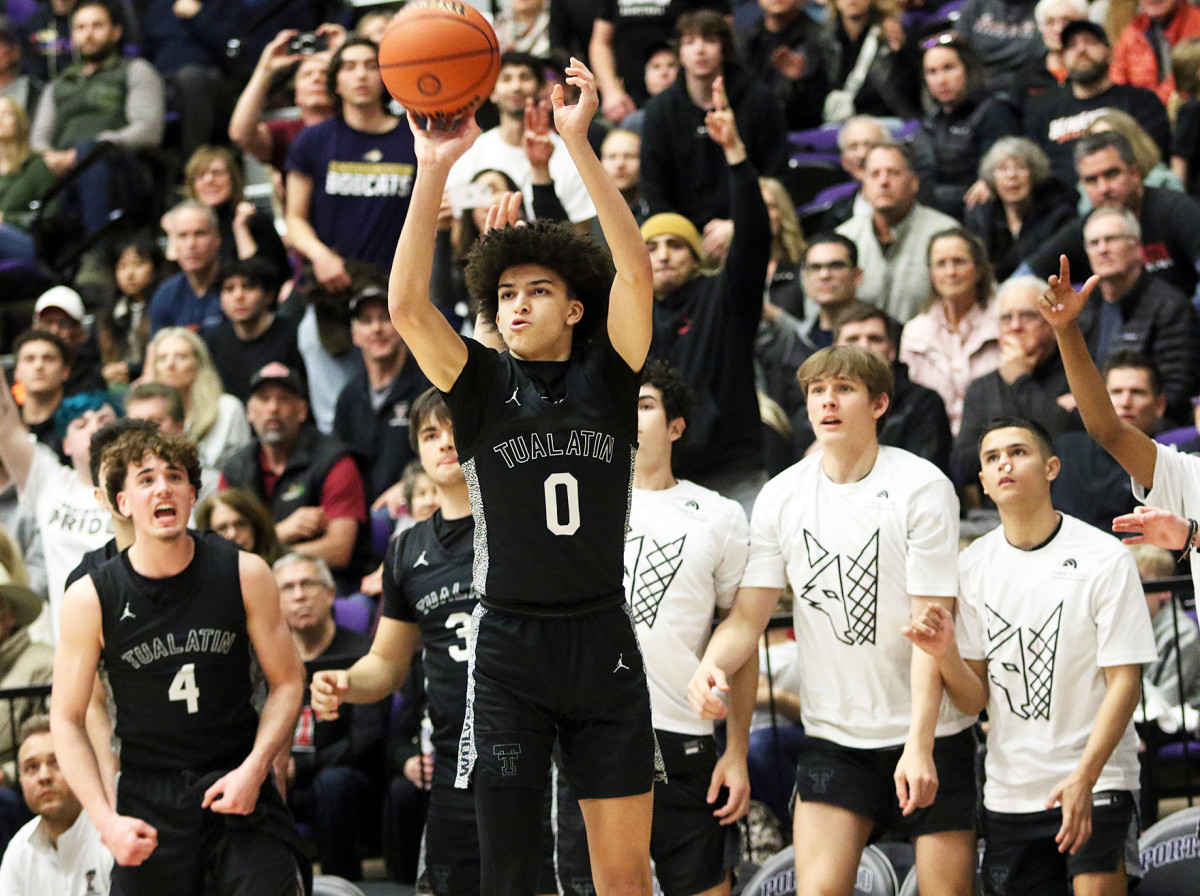 a Tualatin Central Catholic 6A Oregon boys basketball semifinal 2024 Dan Brood 43