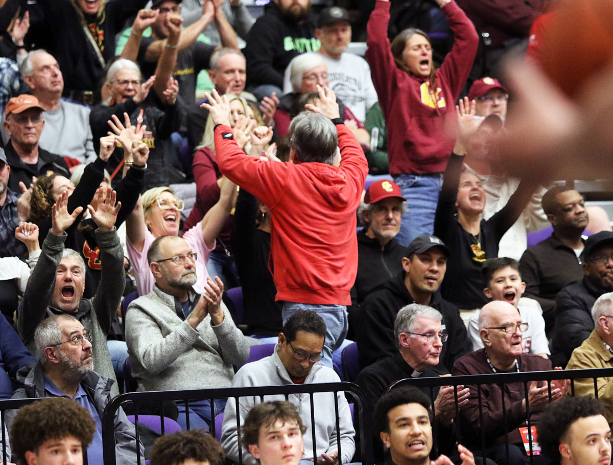 a Tualatin Central Catholic 6A Oregon boys basketball semifinal 2024 Dan Brood 52