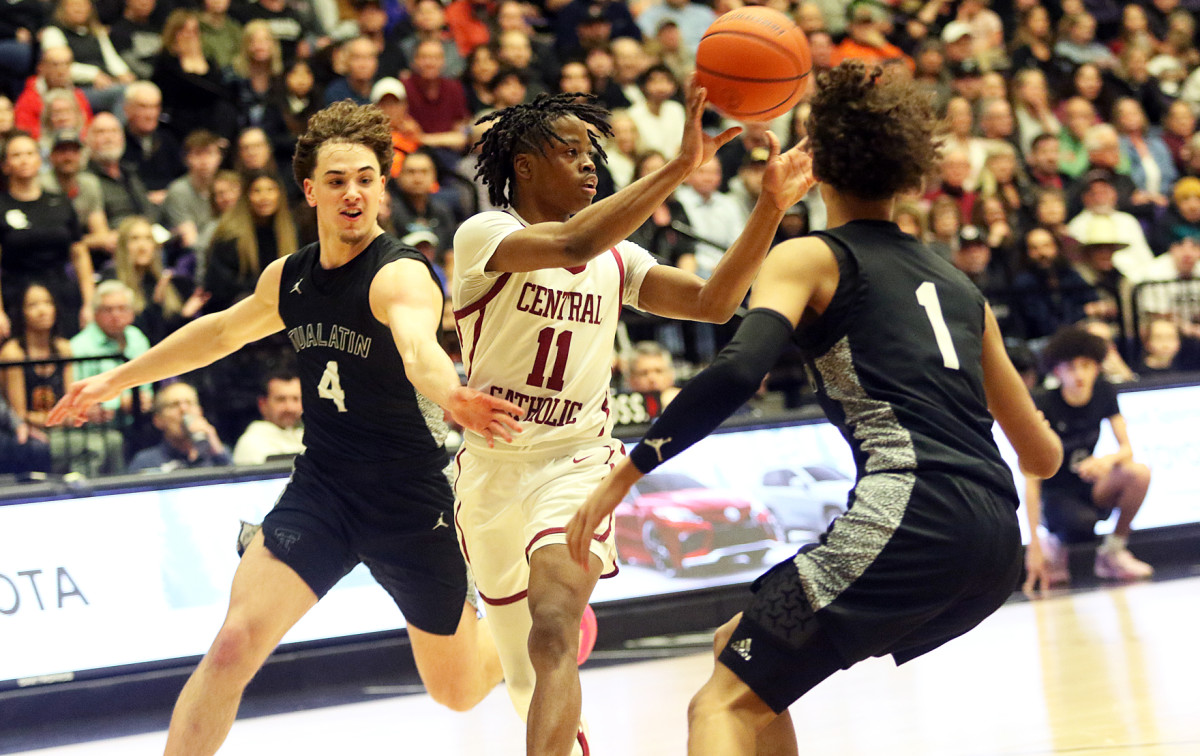 a Tualatin Central Catholic 6A Oregon boys basketball semifinal 2024 Dan Brood 54