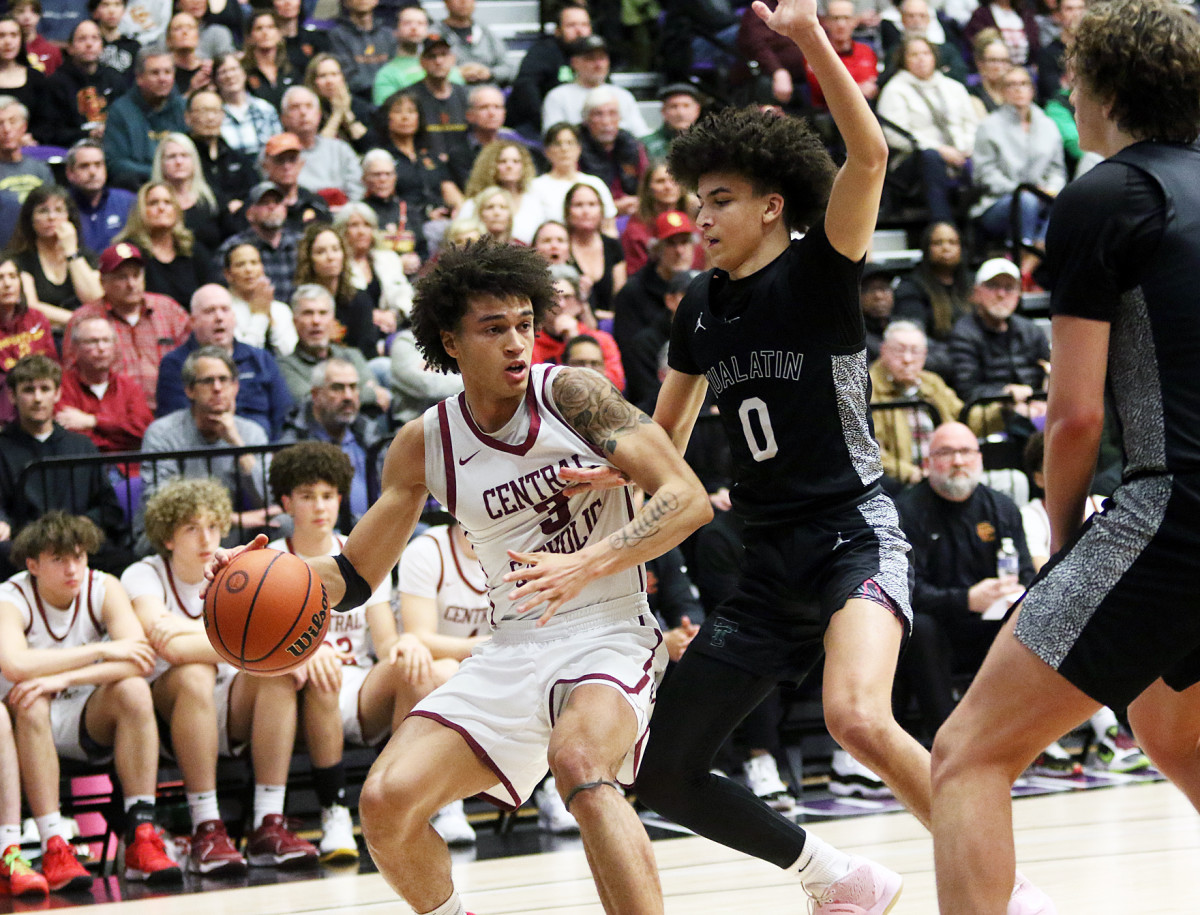 a Tualatin Central Catholic 6A Oregon boys basketball semifinal 2024 Dan Brood 56