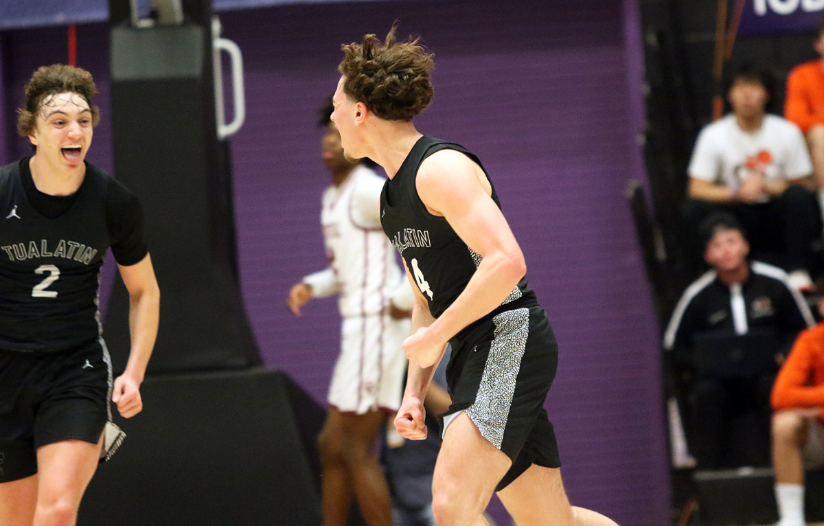 a Tualatin Central Catholic 6A Oregon boys basketball semifinal 2024 Dan Brood 59