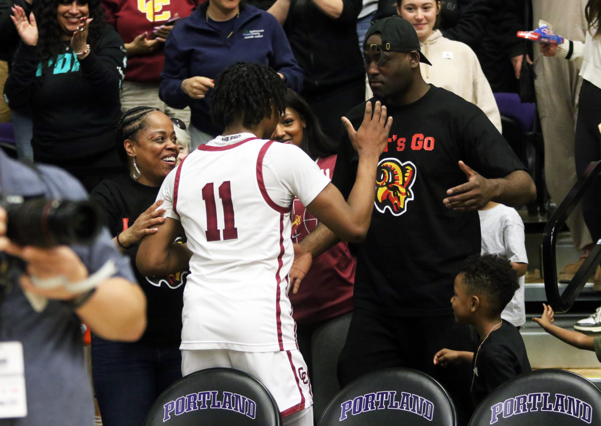 a Tualatin Central Catholic 6A Oregon boys basketball semifinal 2024 Dan Brood 64