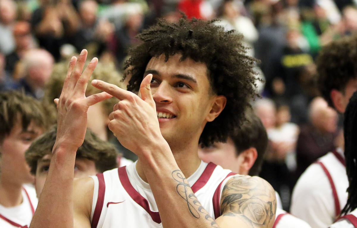 a Tualatin Central Catholic 6A Oregon boys basketball semifinal 2024 Dan Brood 67