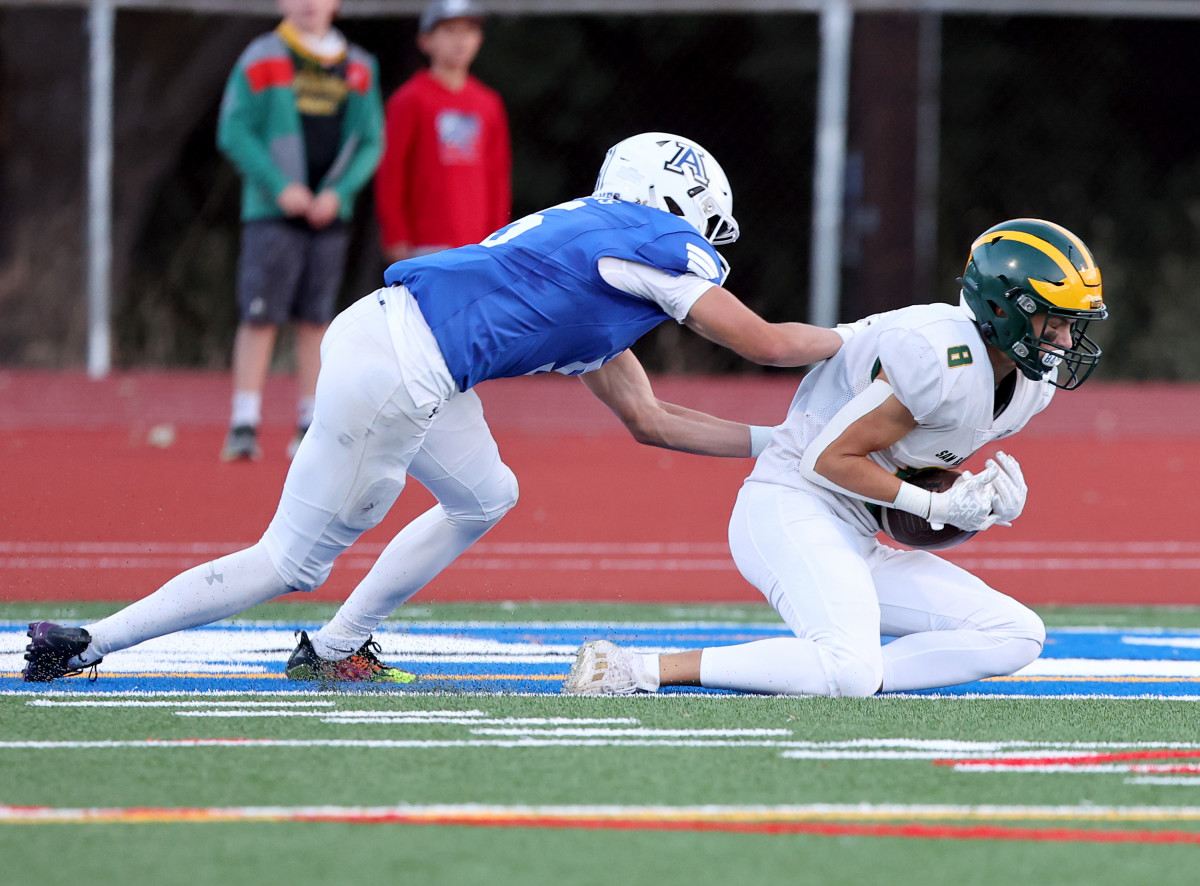 Hudson Brinton (8) with touchdown grab