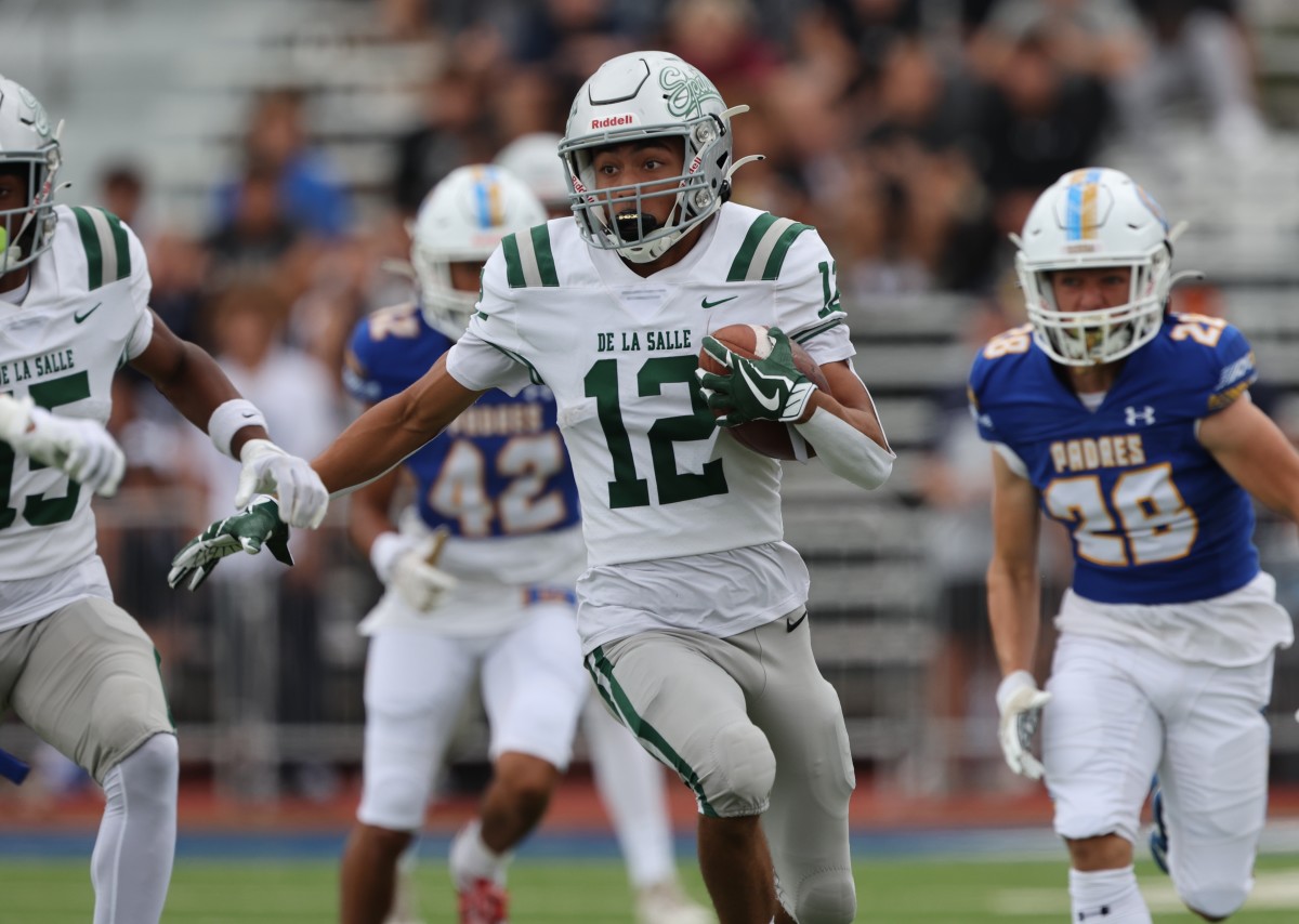 Johnathan Guerrero took the opening kickoff 45 yards. Photo: Dennis Lee