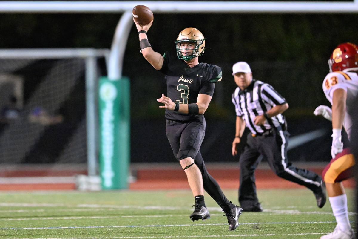 central-catholic-jesuit-football-oregon-september-8-2023-leon-neuschwander-76.jpg