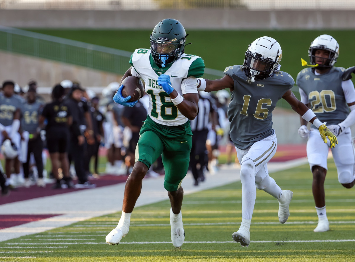 DeSoto vs South Oak Cliff September 9, 2023 Photo-Robbie Raketstraw02