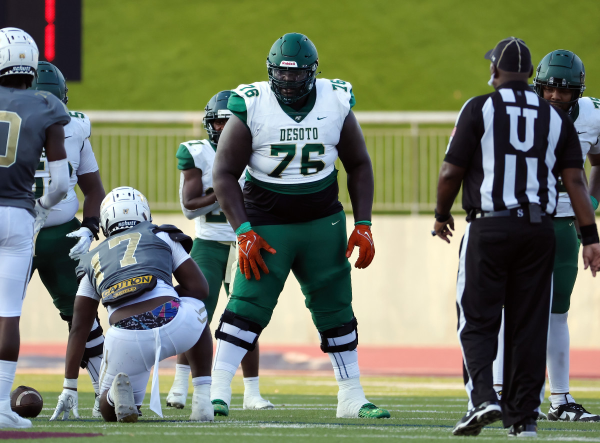 DeSoto vs South Oak Cliff September 9, 2023 Photo-Robbie Raketstraw04