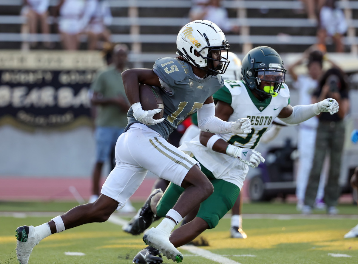 DeSoto vs South Oak Cliff September 9, 2023 Photo-Robbie Raketstraw10