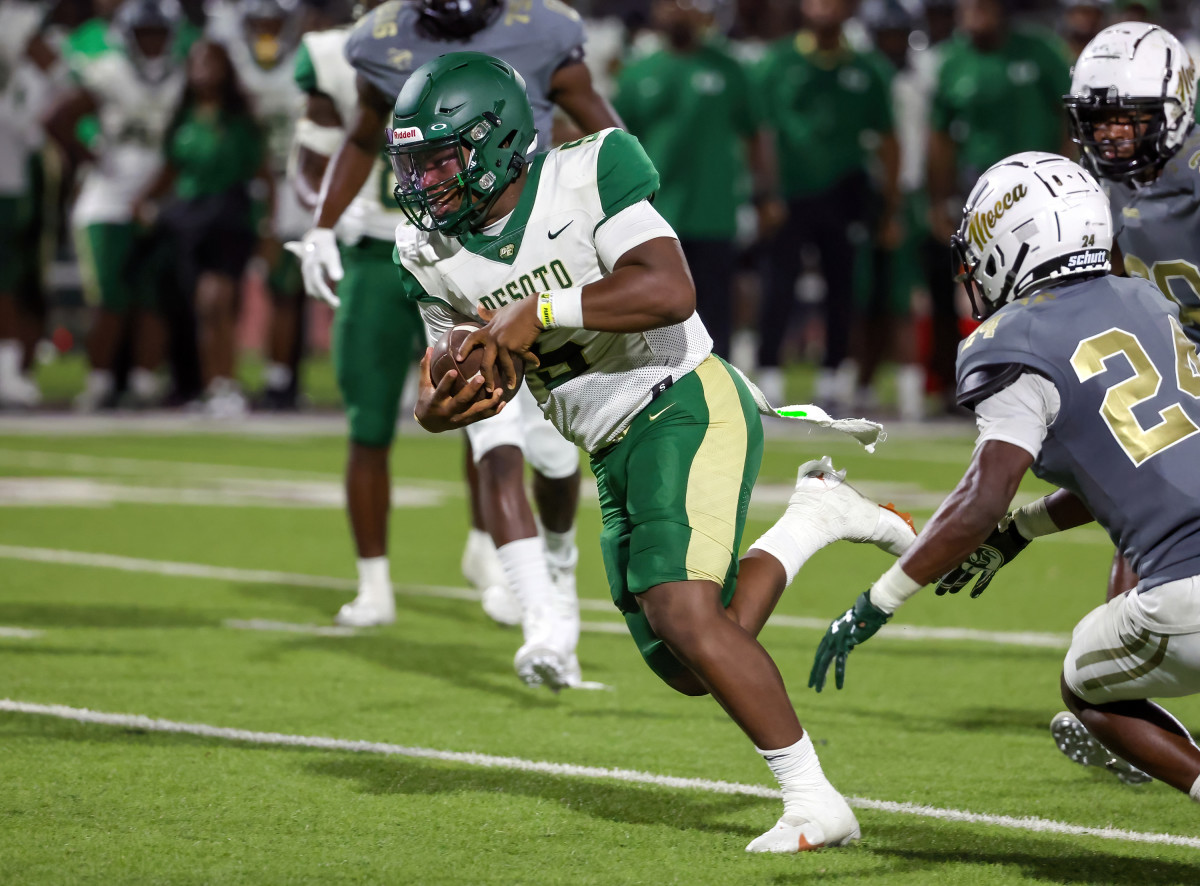 DeSoto vs South Oak Cliff September 9, 2023 Photo-Robbie Raketstraw19