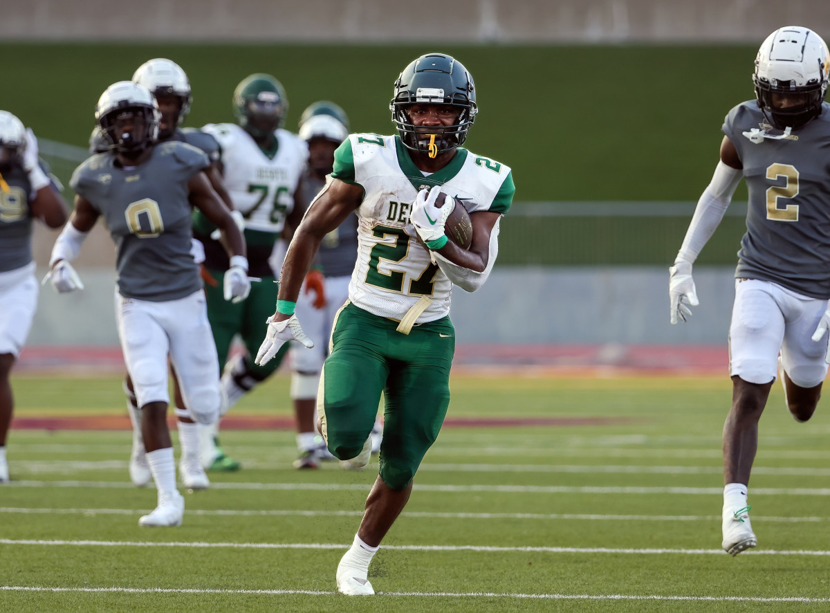 DeSoto vs South Oak Cliff September 9, 2023 Photo-Robbie Raketstraw14