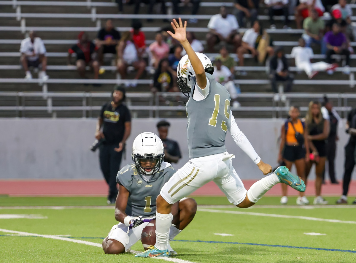 DeSoto vs South Oak Cliff September 9, 2023 Photo-Robbie Raketstraw16