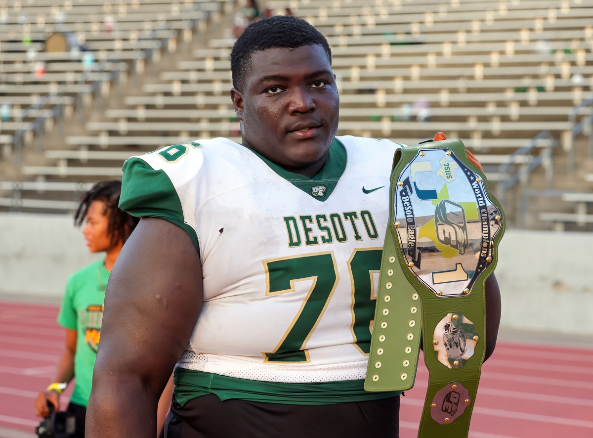 DeSoto vs South Oak Cliff September 9, 2023 Photo-Robbie Raketstraw15