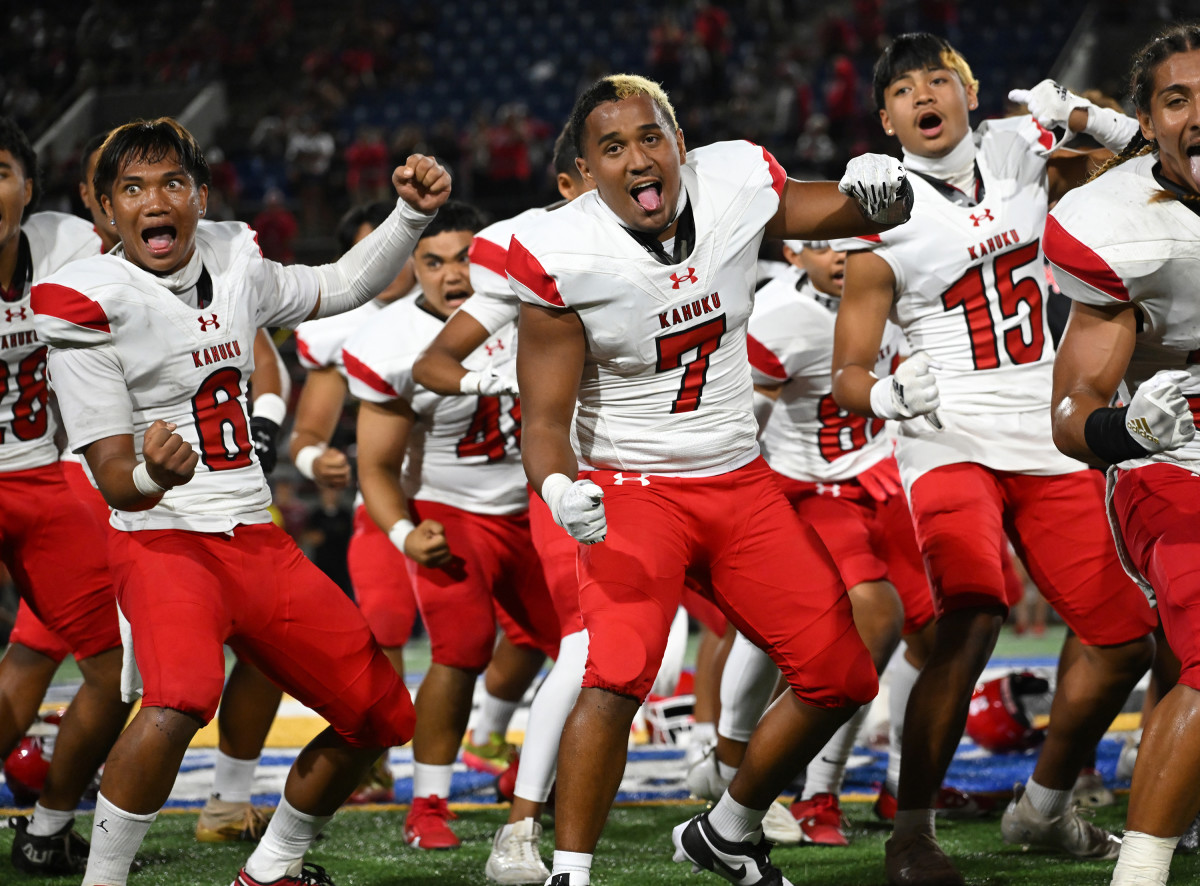 Kahuku vs Mater Dei September 9, 2023 Photo-Heston Quan67