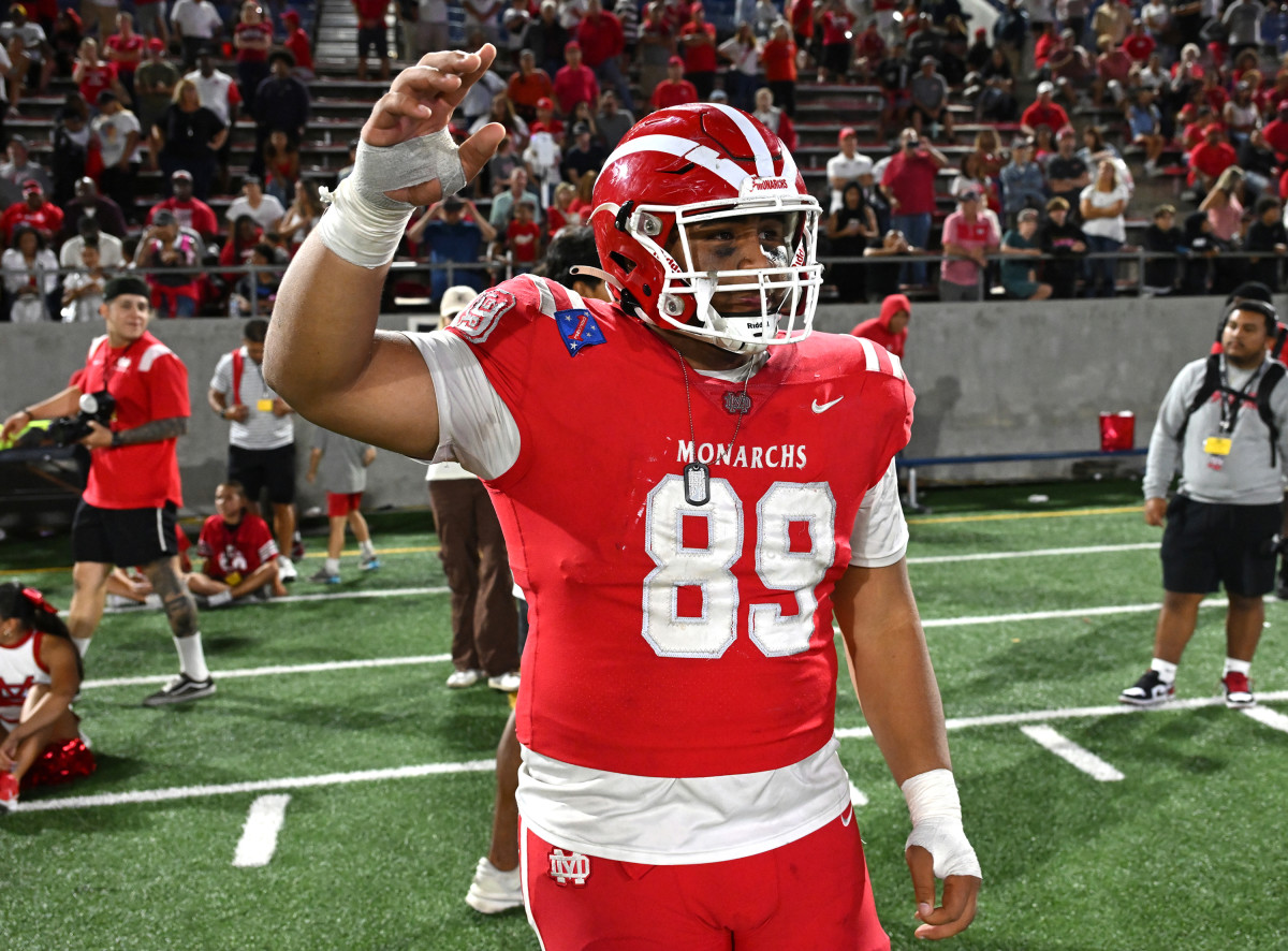 Kahuku vs Mater Dei September 9, 2023 Photo-Heston Quan68