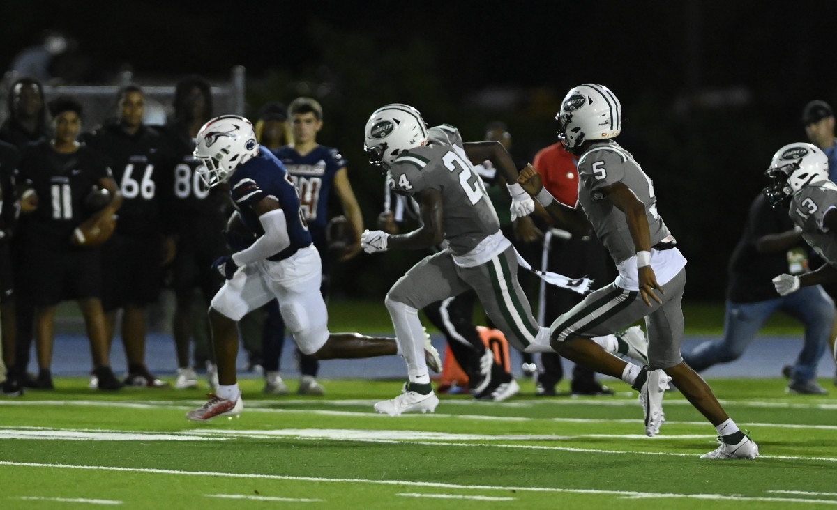 Chaminade-Madonna vs Miami Central Football - Robson Lopes - 08-26-20231013