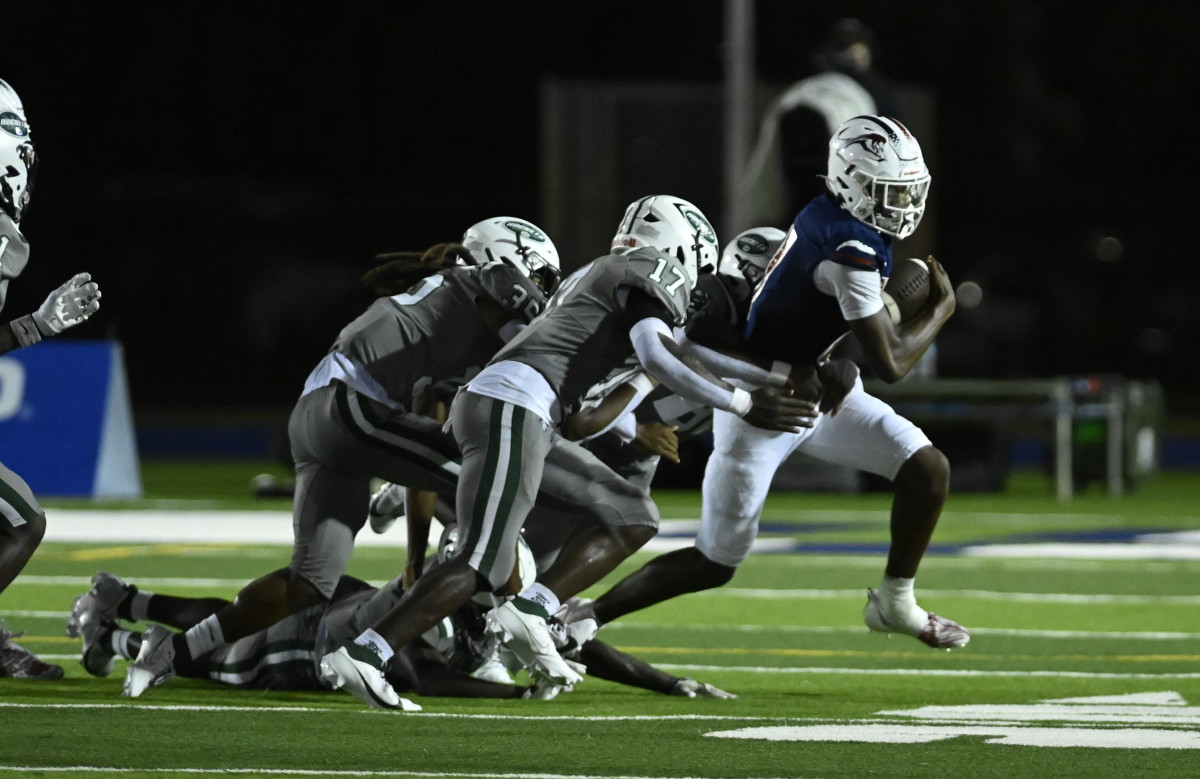 Chaminade-Madonna vs Miami Central Football - Robson Lopes - 08-26-20231015