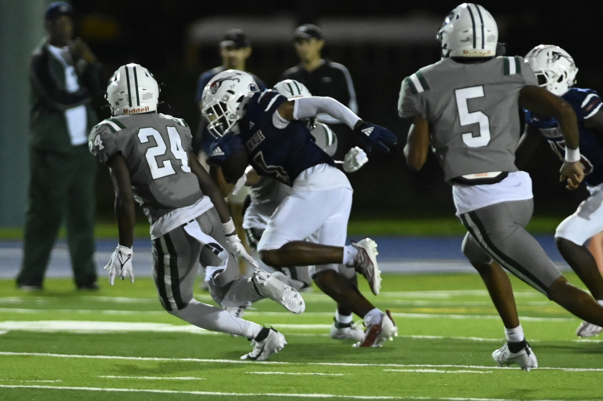 Chaminade-Madonna vs Miami Central Football - Robson Lopes - 08-26-20231014