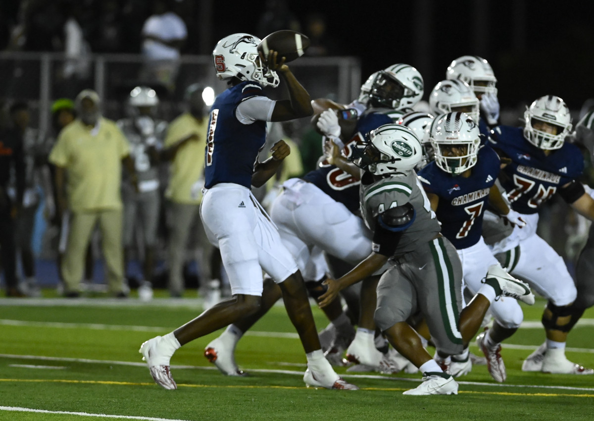 Chaminade-Madonna vs Miami Central Football - Robson Lopes - 08-26-20231024