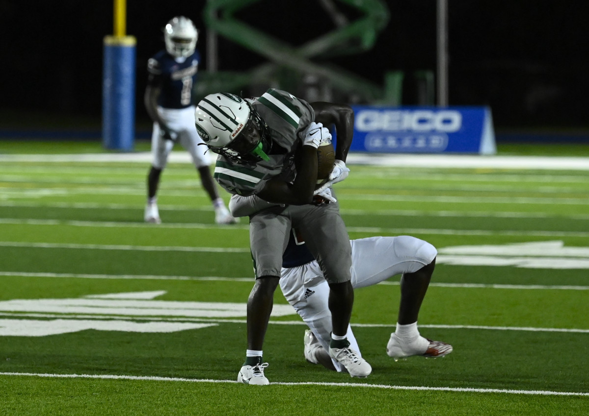 Chaminade-Madonna vs Miami Central Football - Robson Lopes - 08-26-20231028