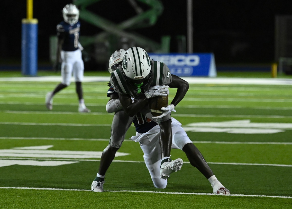 Chaminade-Madonna vs Miami Central Football - Robson Lopes - 08-26-20231027