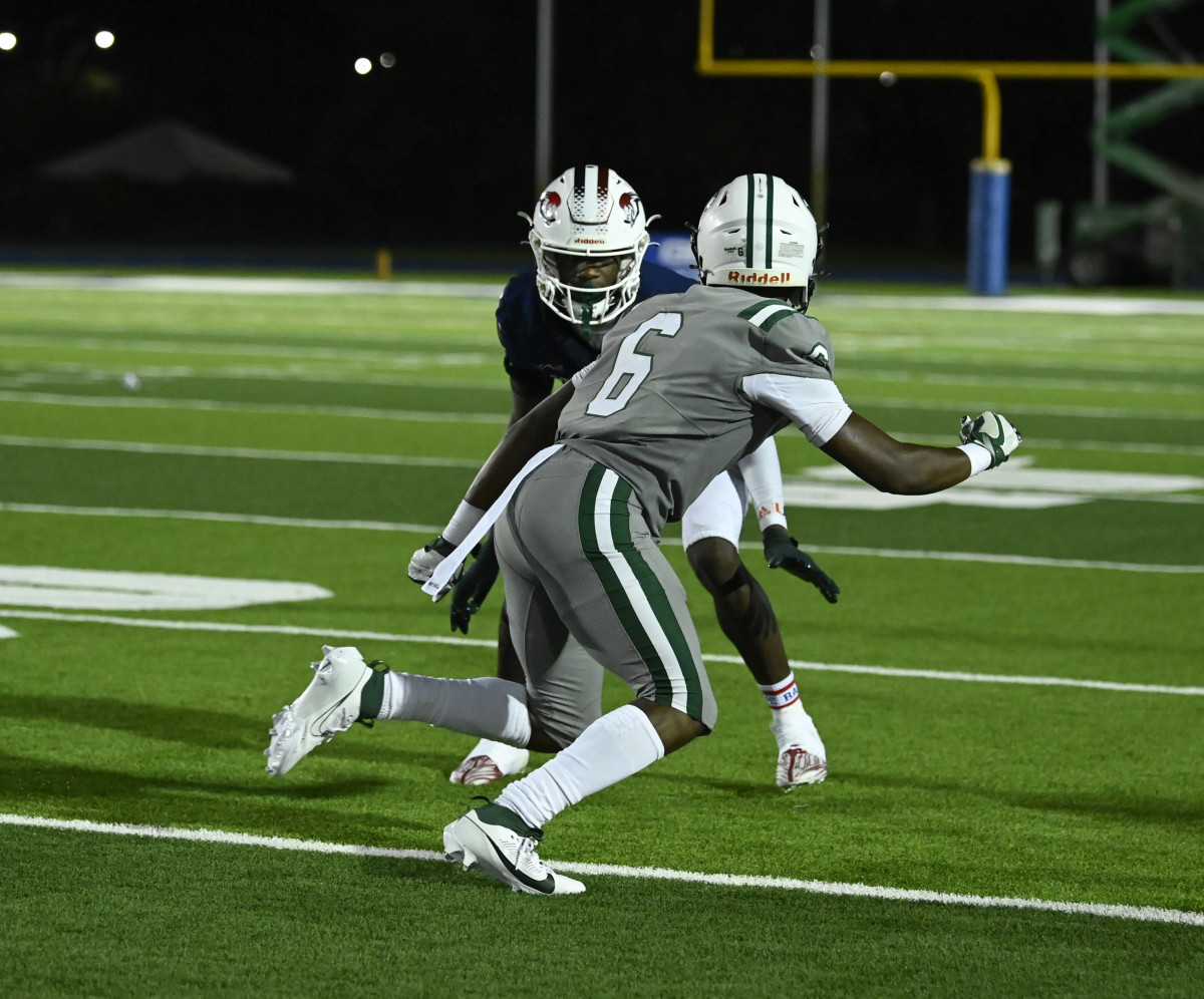 Chaminade-Madonna vs Miami Central Football - Robson Lopes - 08-26-20231038