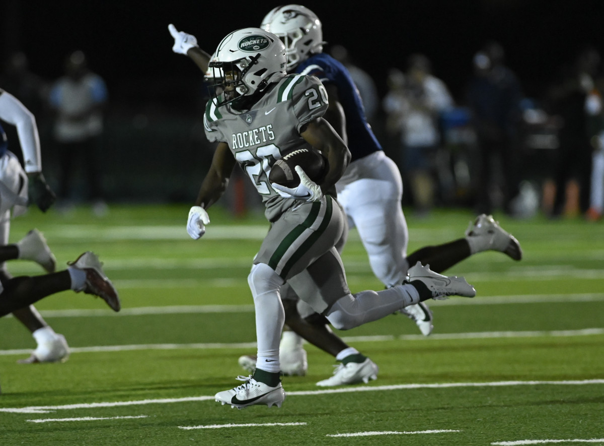 Chaminade-Madonna vs Miami Central Football - Robson Lopes - 08-26-20231054